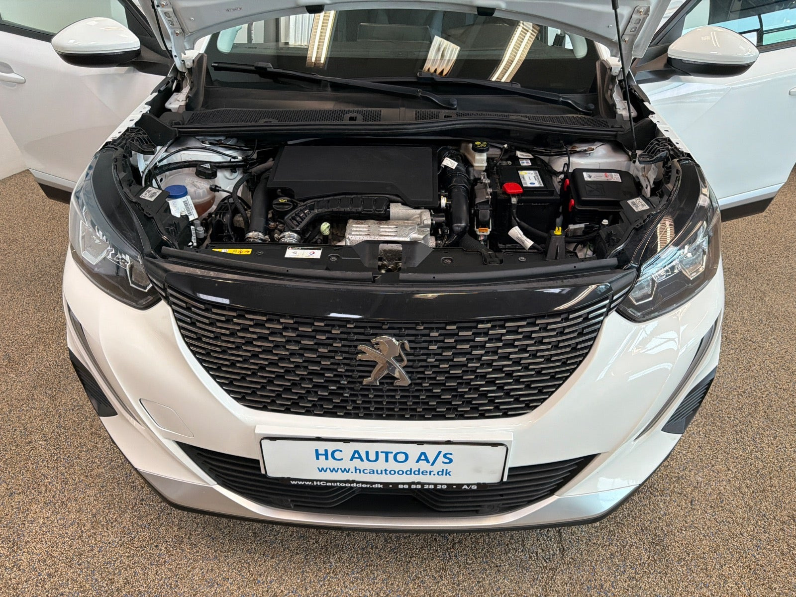 Hvid Peugeot 2008 fra 2020