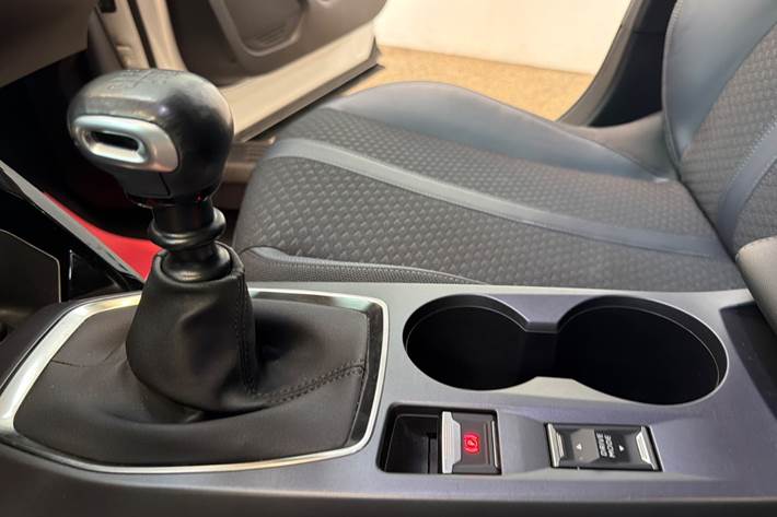 Hvid Peugeot 2008 fra 2020