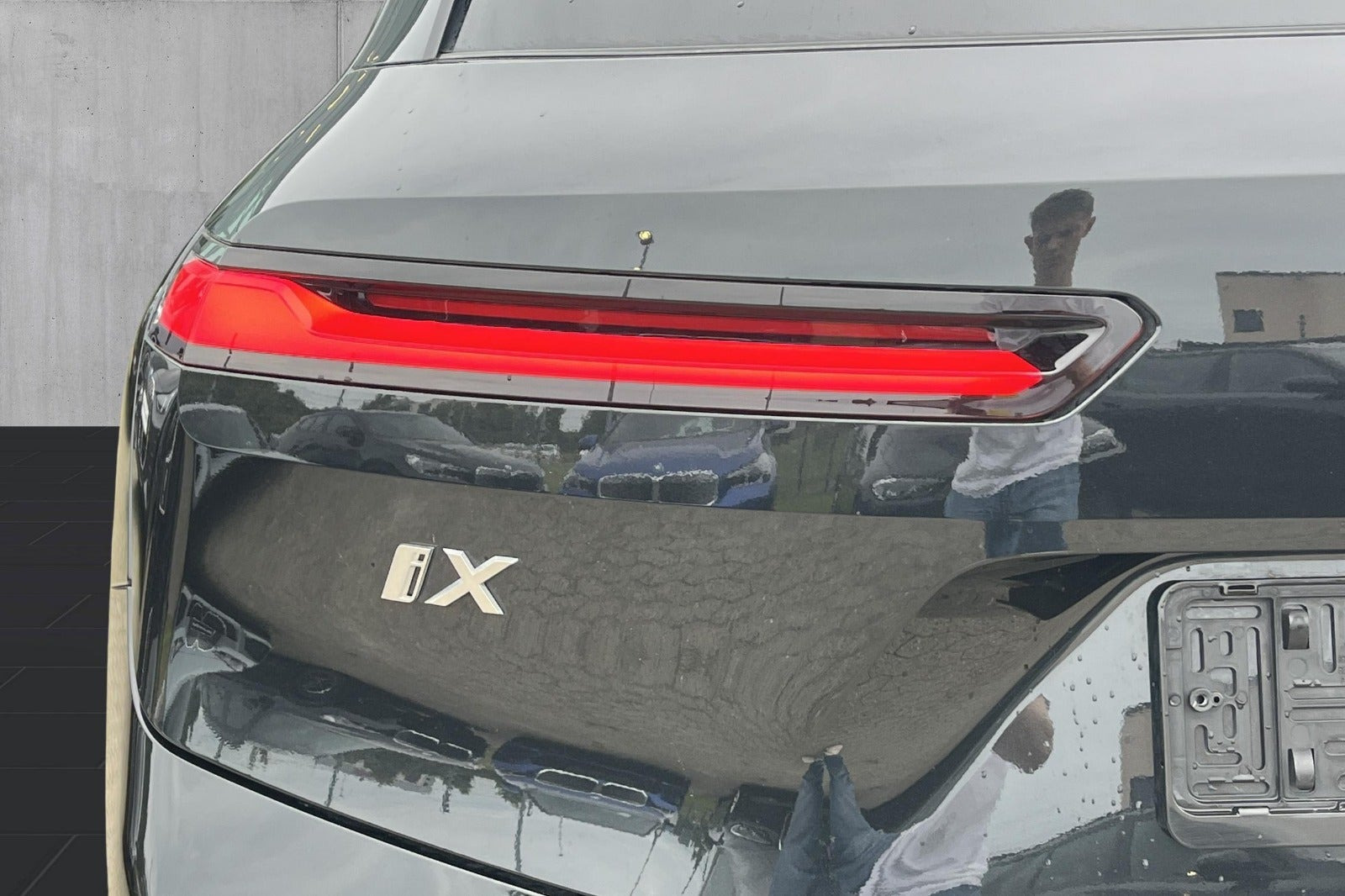 Sort BMW iX fra 2026