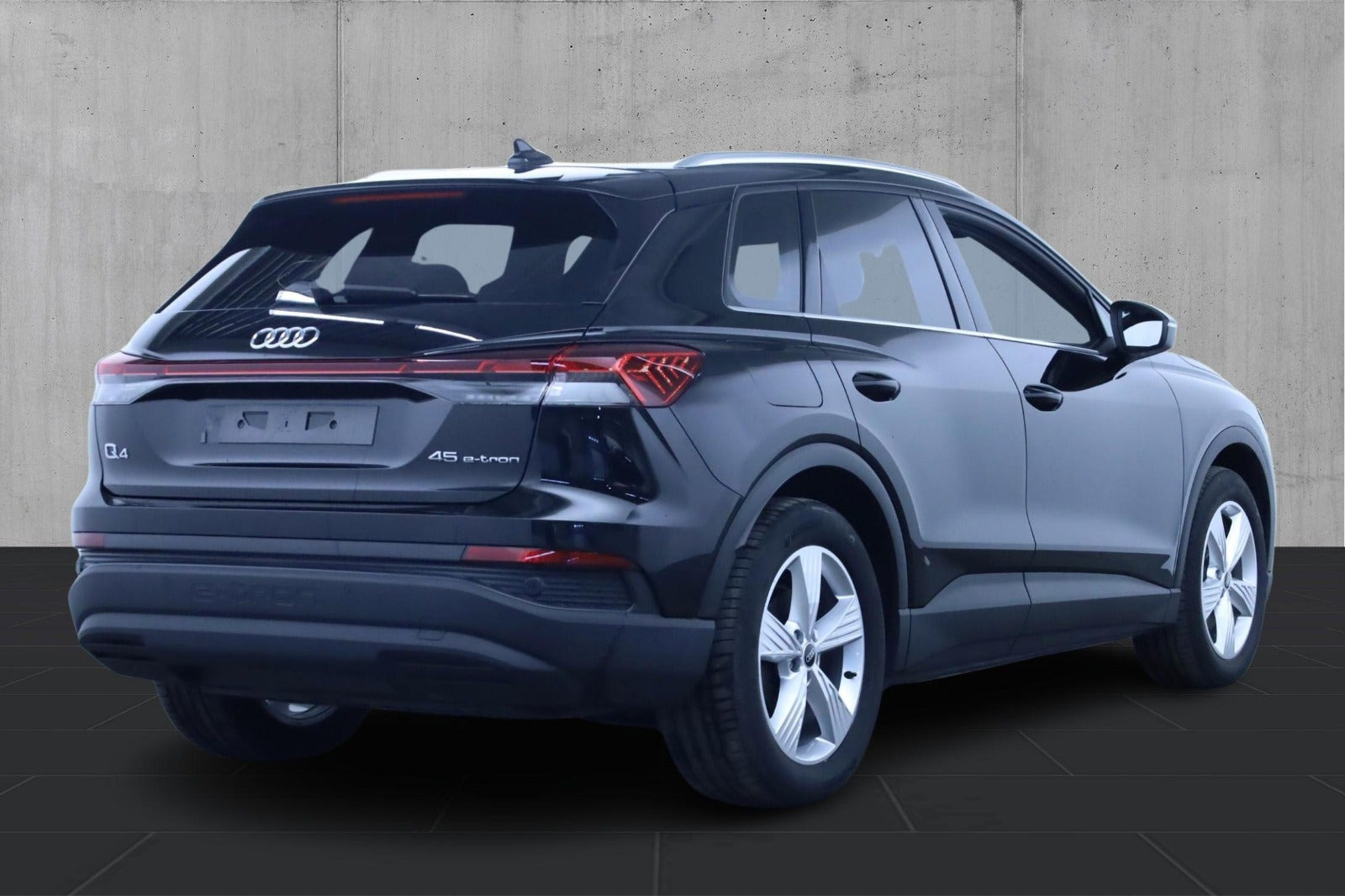Sort Audi Q4 e-tron fra 2024