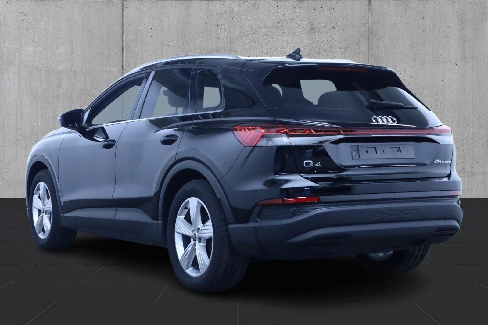 Sort Audi Q4 e-tron fra 2024