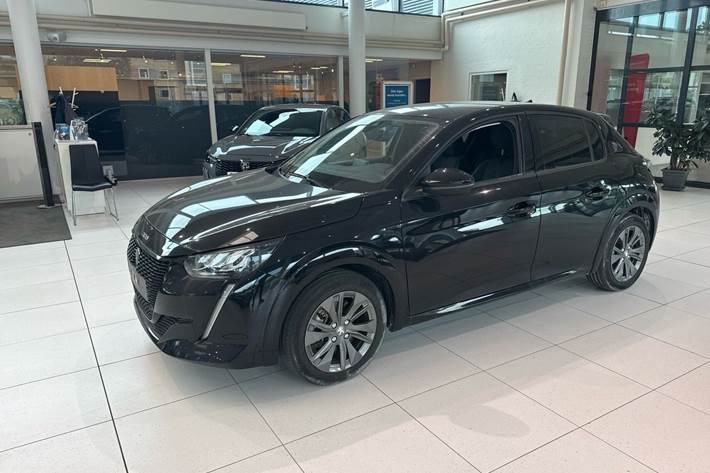 Sort Peugeot e-208 fra 2023