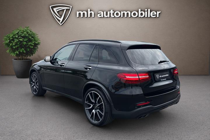 Sort Mercedes GLC43 fra 2017