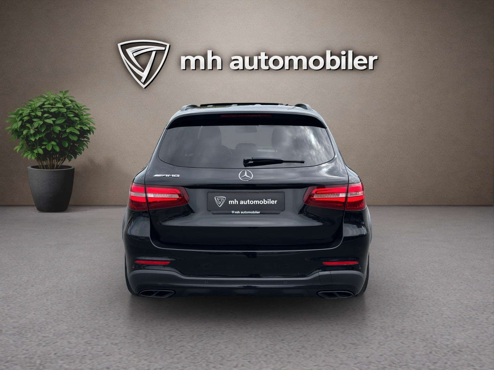 Sort Mercedes GLC43 fra 2017