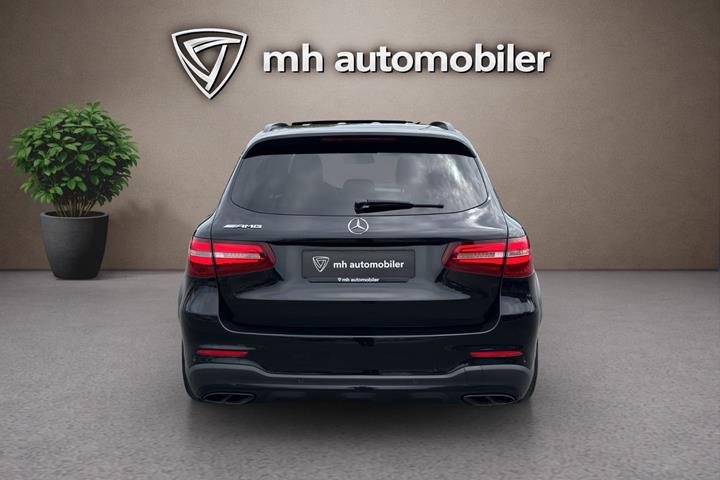 Sort Mercedes GLC43 fra 2017