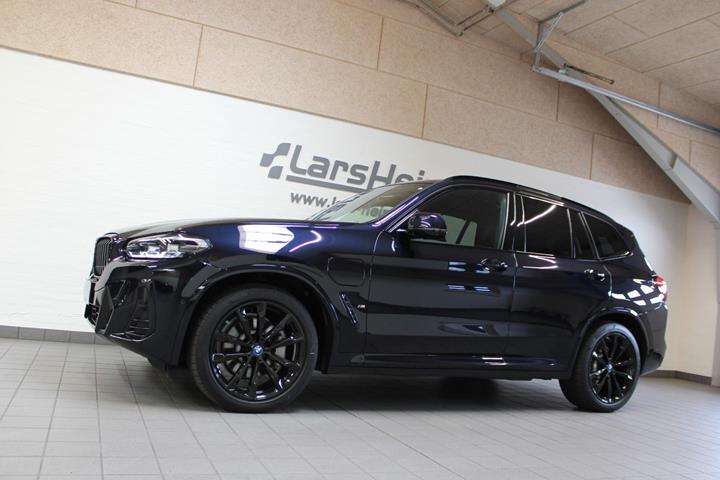 Sort BMW X3 fra 2023
