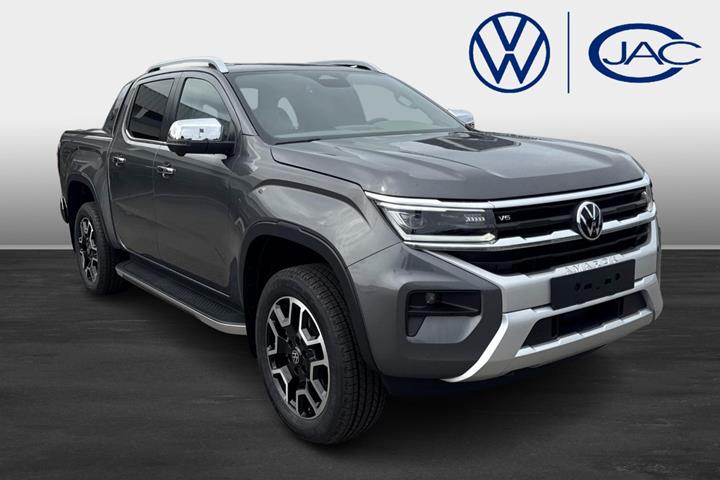 Grå VW Amarok fra 2026 set udefra