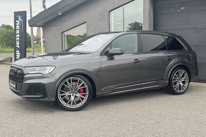 Grå Audi SQ7 fra 2020