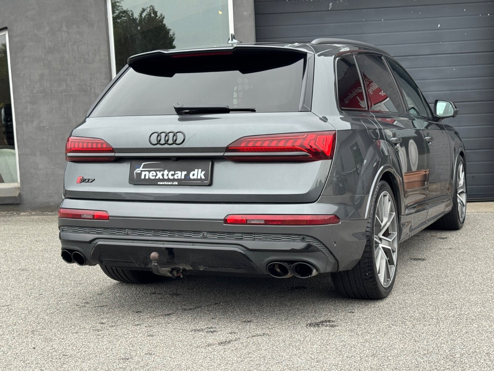 Grå Audi SQ7 fra 2020