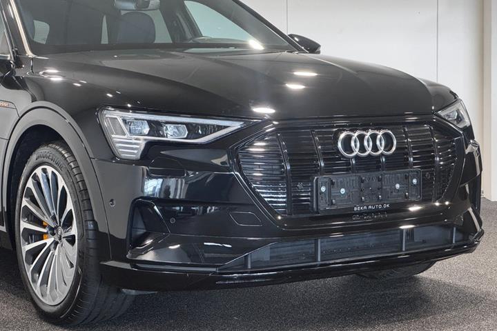 Sort Audi e-tron fra 2023