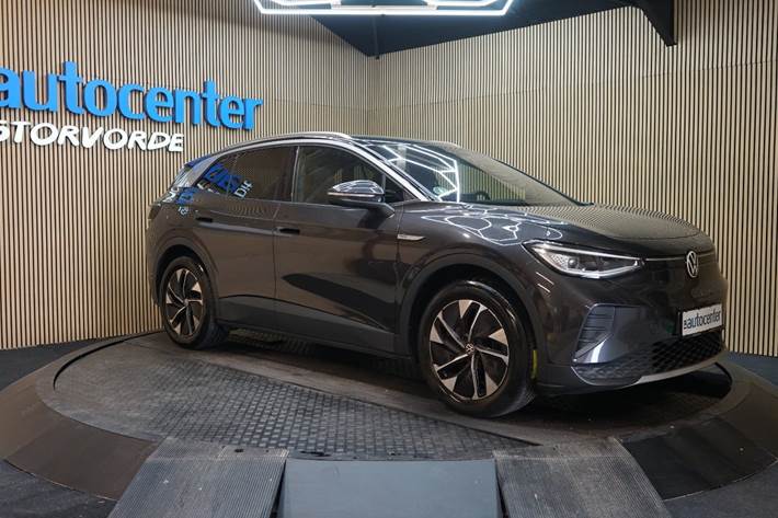 Grå VW ID.4 fra 2022 set udefra