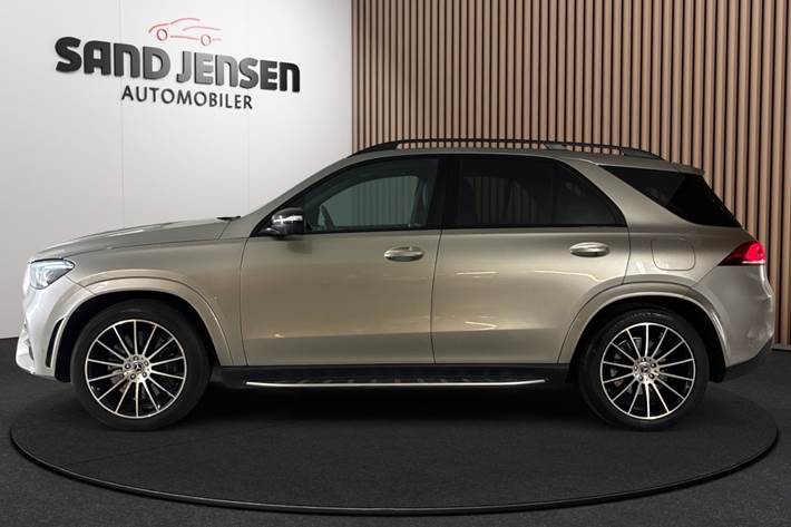 Sølv Mercedes GLE350 de fra 2022