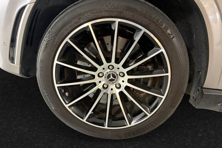 Sølv Mercedes GLE350 de fra 2022