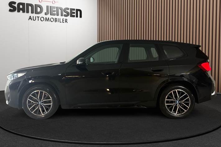 Sort BMW iX1 fra 2024