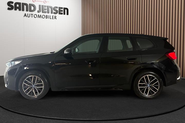 Sort BMW iX1 fra 2024