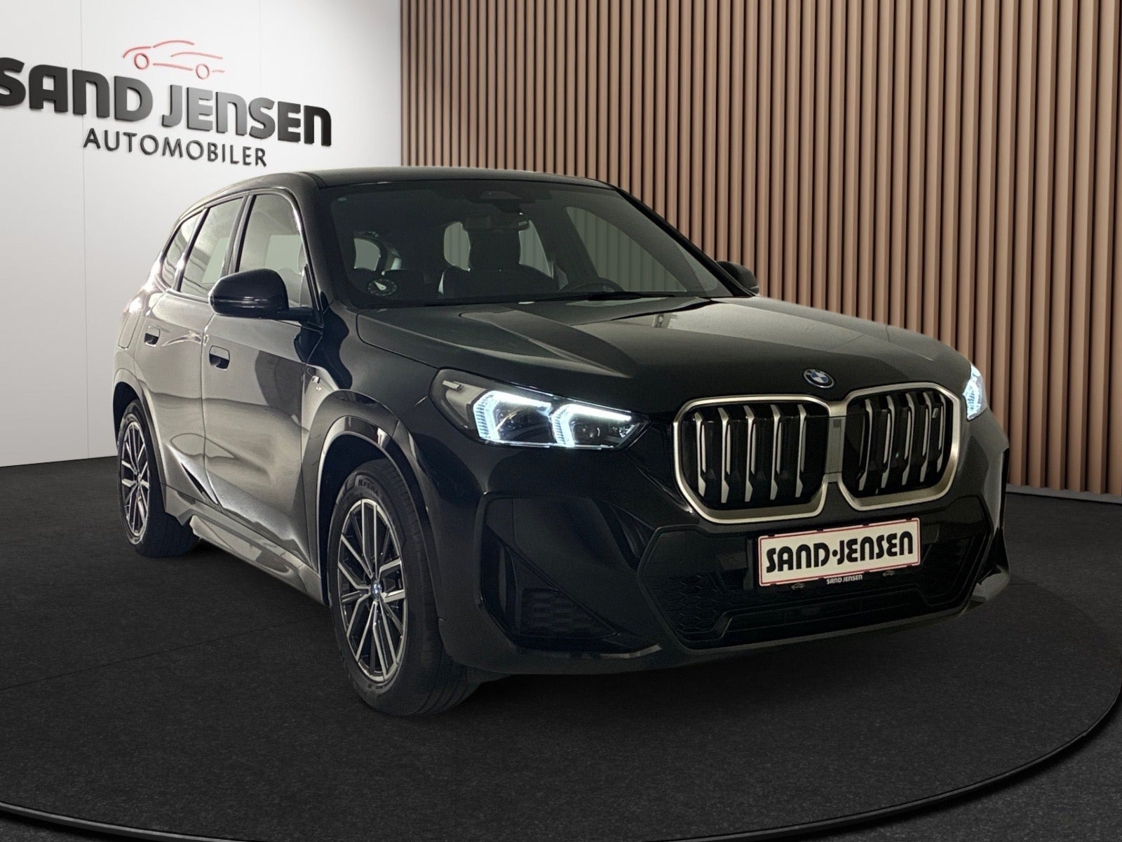Sort BMW iX1 fra 2024