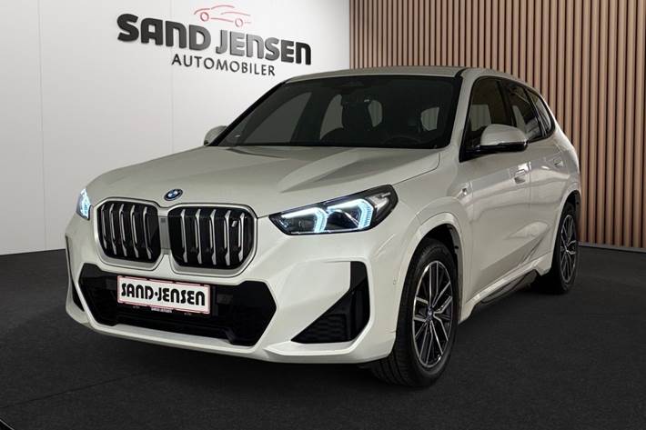 Hvid BMW iX1 fra 2024