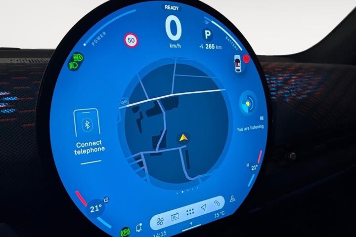 Rød Mini Aceman SE fra 2025