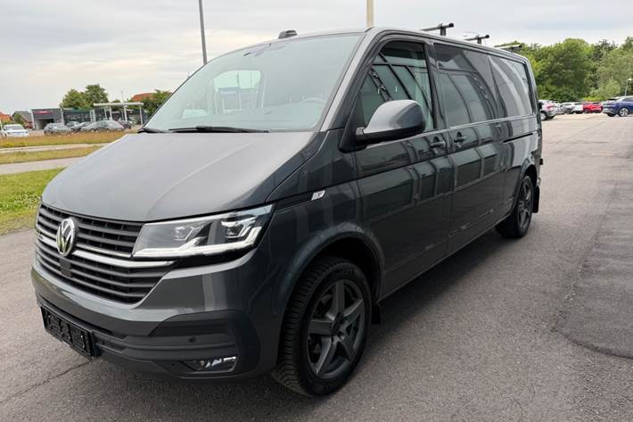 Gul VW Transporter fra 2021