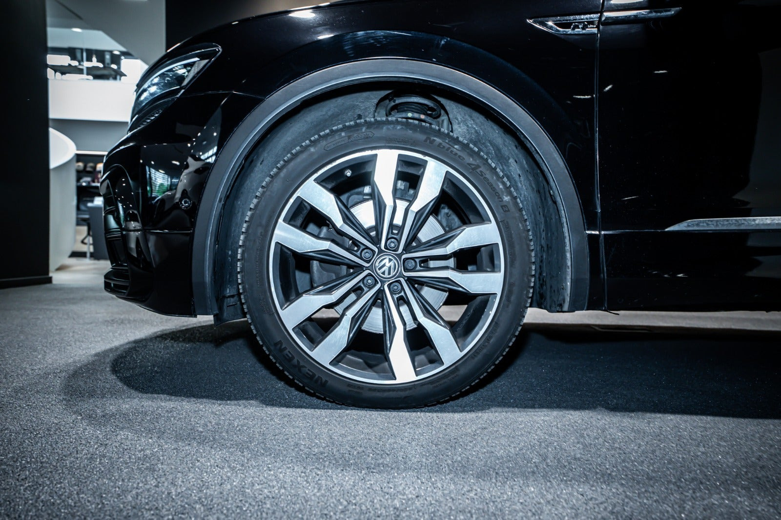 Sort VW Tiguan fra 2019