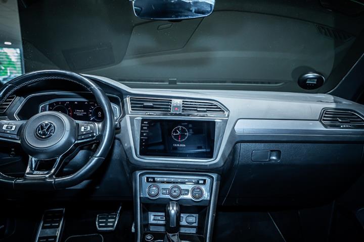 Sort VW Tiguan fra 2019