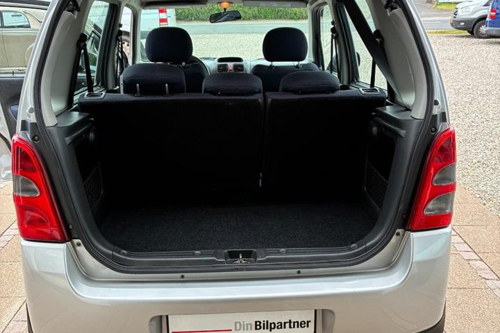 undefined Suzuki Wagon R+ fra 2004 set indefra