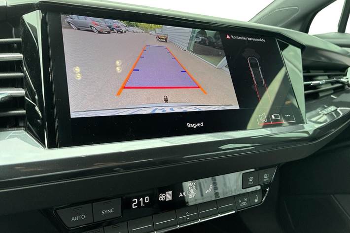 Grå Audi Q4 e-tron fra 2024