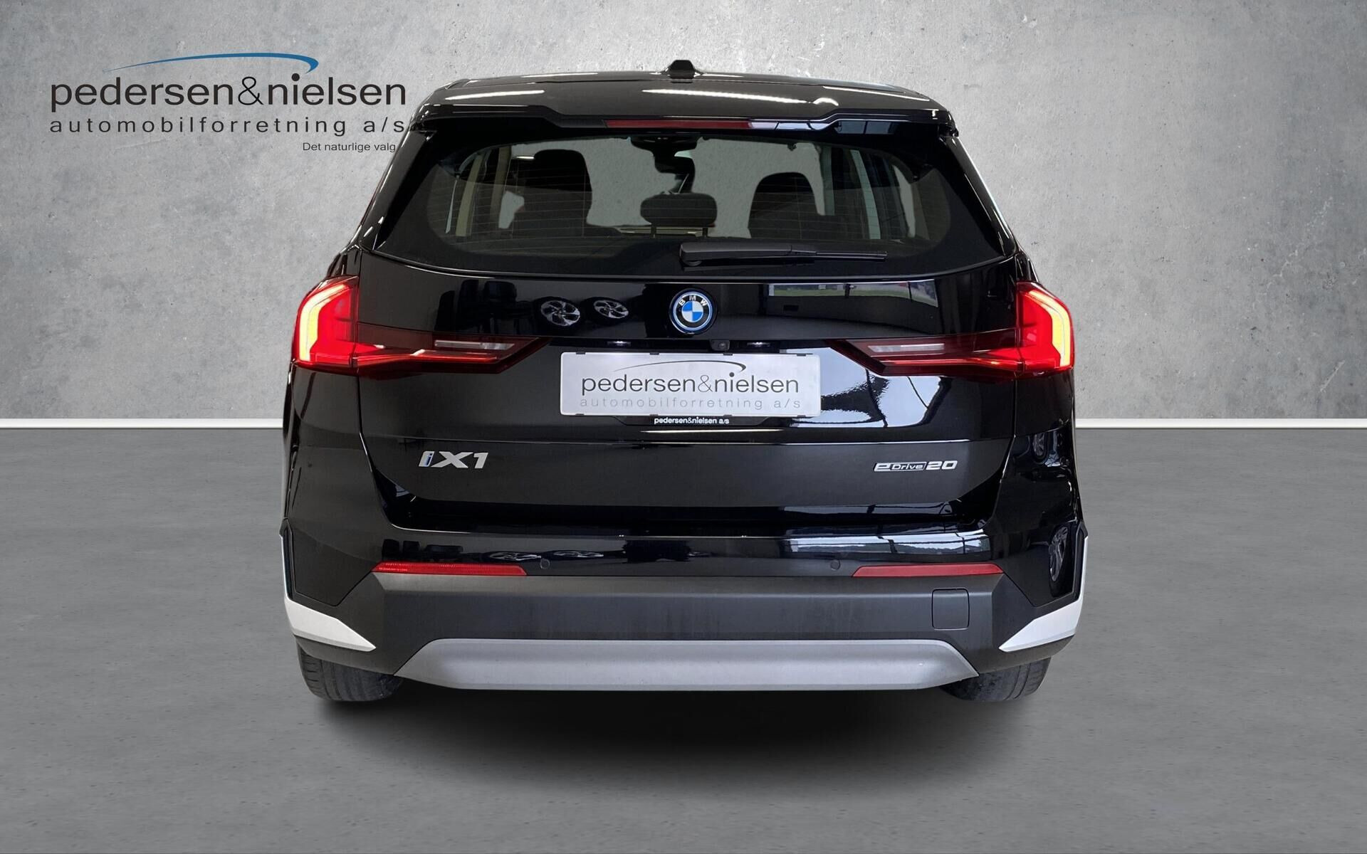 Sort BMW iX1 fra 2024