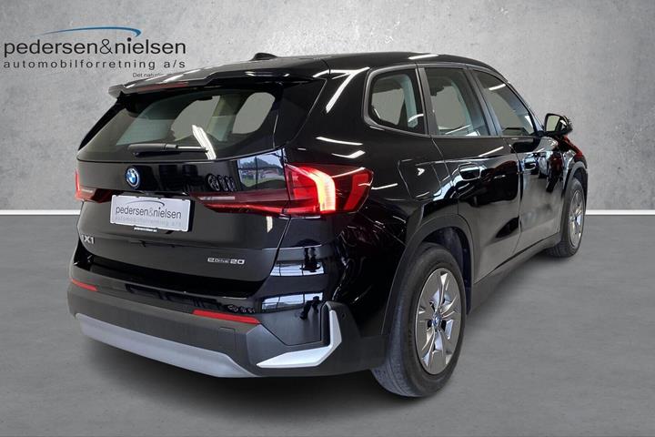 Sort BMW iX1 fra 2024