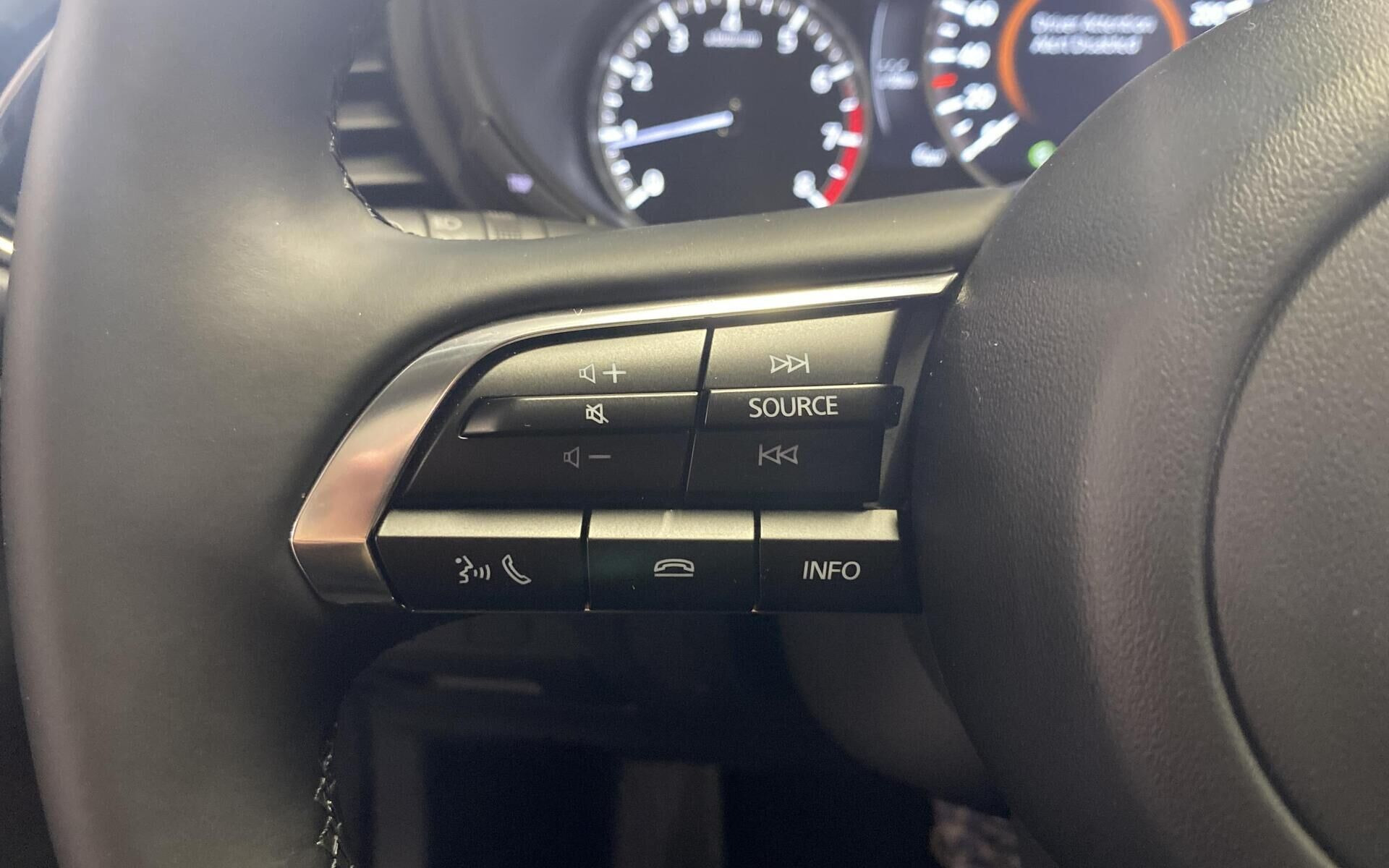 Grå Mazda CX-30 fra 2026