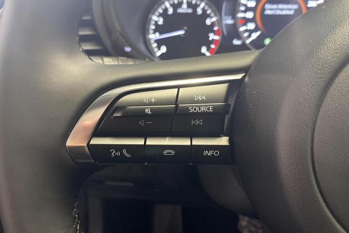 Grå Mazda CX-30 fra 2026