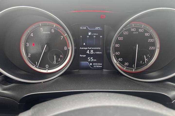 Blå Suzuki Swift fra 2020