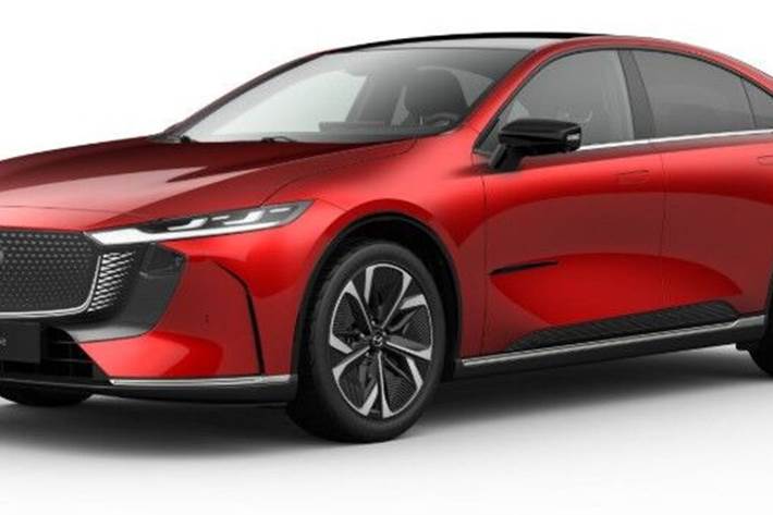 Rød Mazda 6e fra 2025