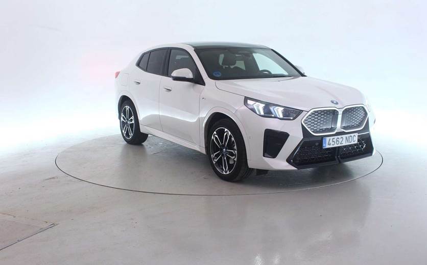 BMW iX2 eDrive20 EL Fully Charged 204HK 5d Aut.