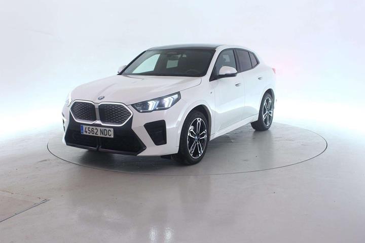 Hvid BMW iX2 fra 2025