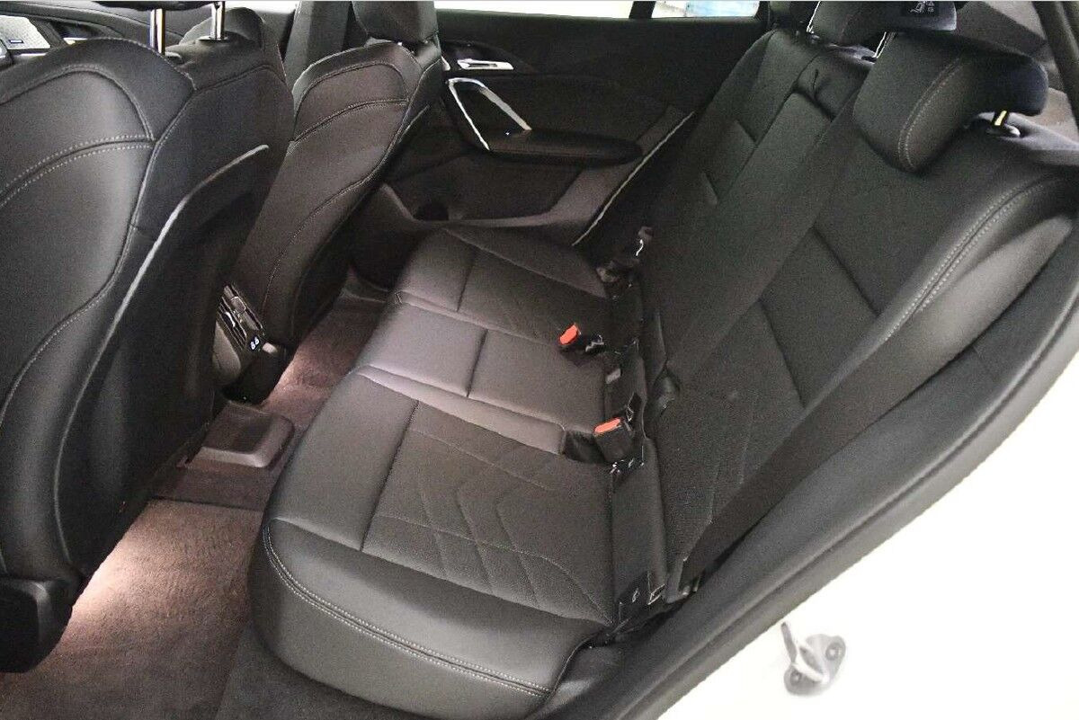 Hvid BMW iX2 fra 2025