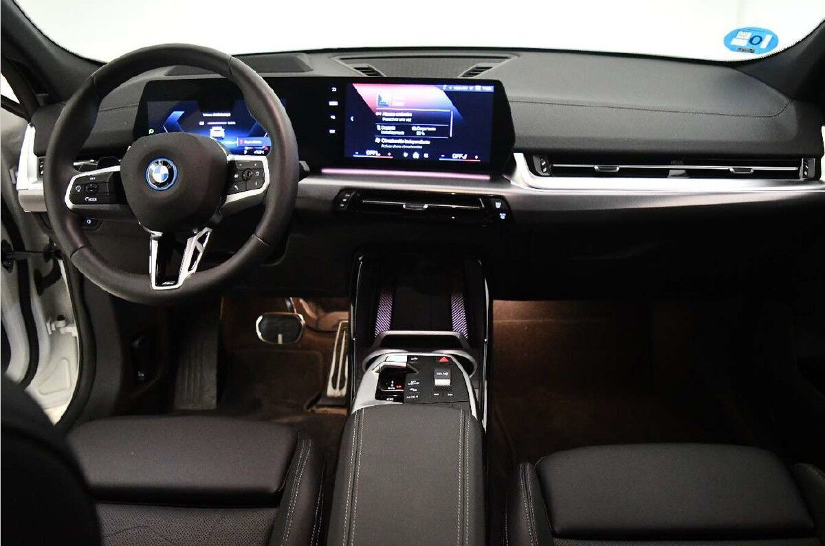 Hvid BMW iX2 fra 2025
