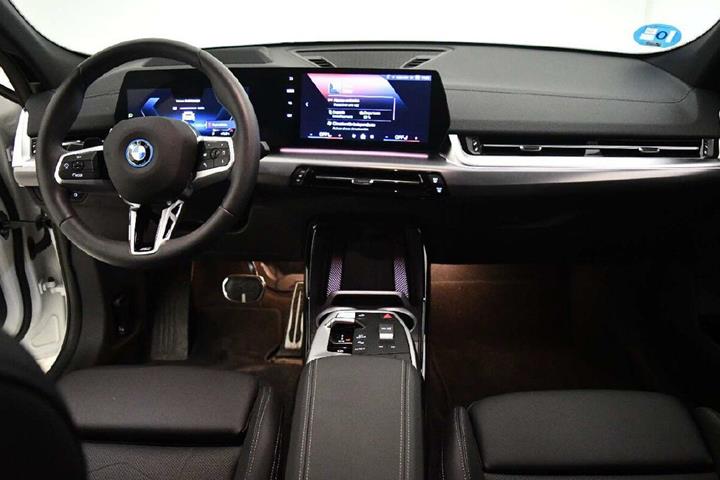 Hvid BMW iX2 fra 2025
