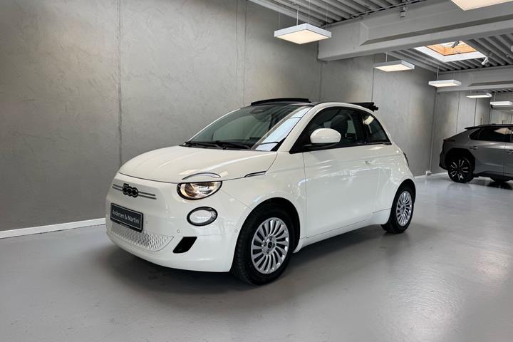 Hvid Fiat 500e fra 2023