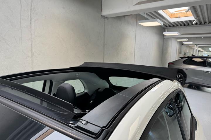 Hvid Fiat 500e fra 2023