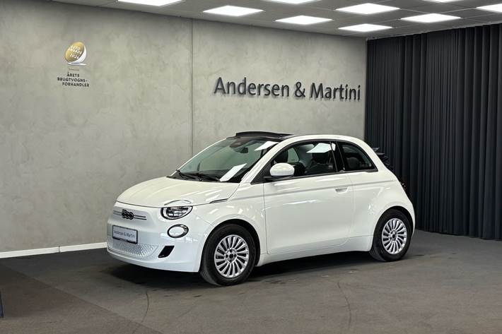 Hvid Fiat 500e fra 2023