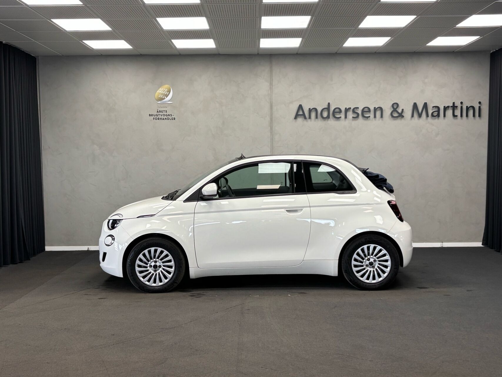 Hvid Fiat 500e fra 2023