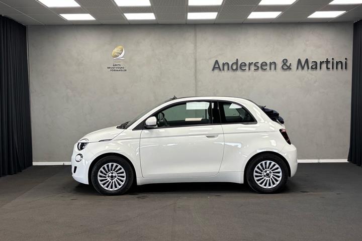 Hvid Fiat 500e fra 2023
