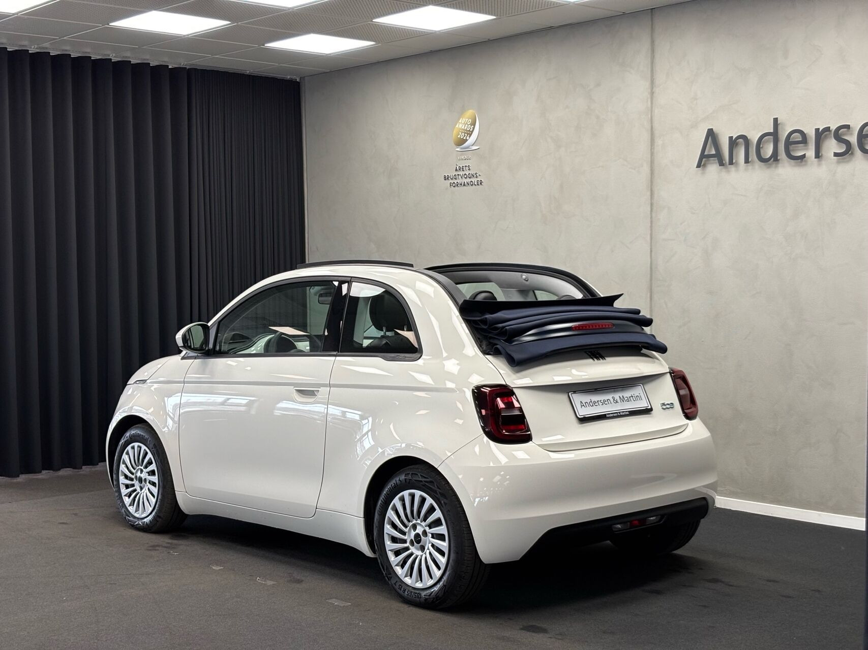 Hvid Fiat 500e fra 2023