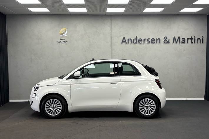 Hvid Fiat 500e fra 2023