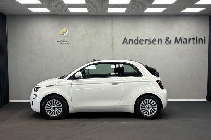 Hvid Fiat 500e fra 2023
