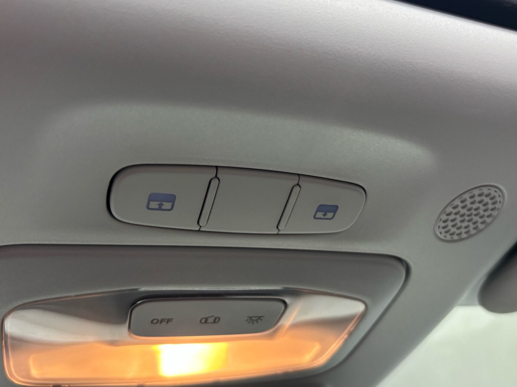 Hvid Fiat 500e fra 2023
