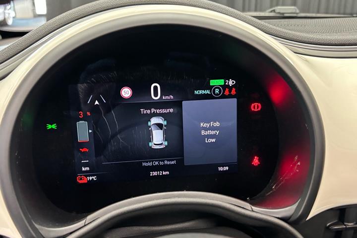 Hvid Fiat 500e fra 2023