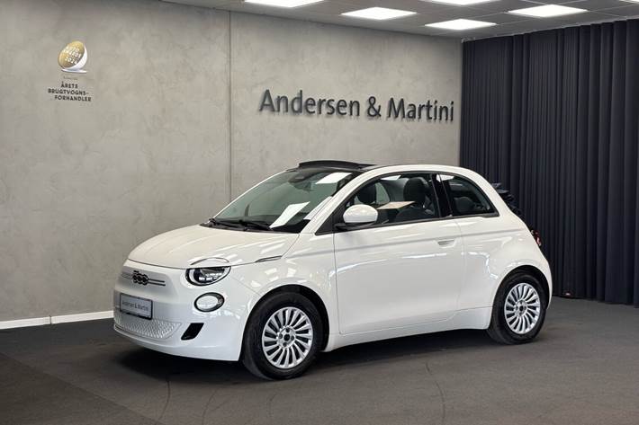 Hvid Fiat 500e fra 2023