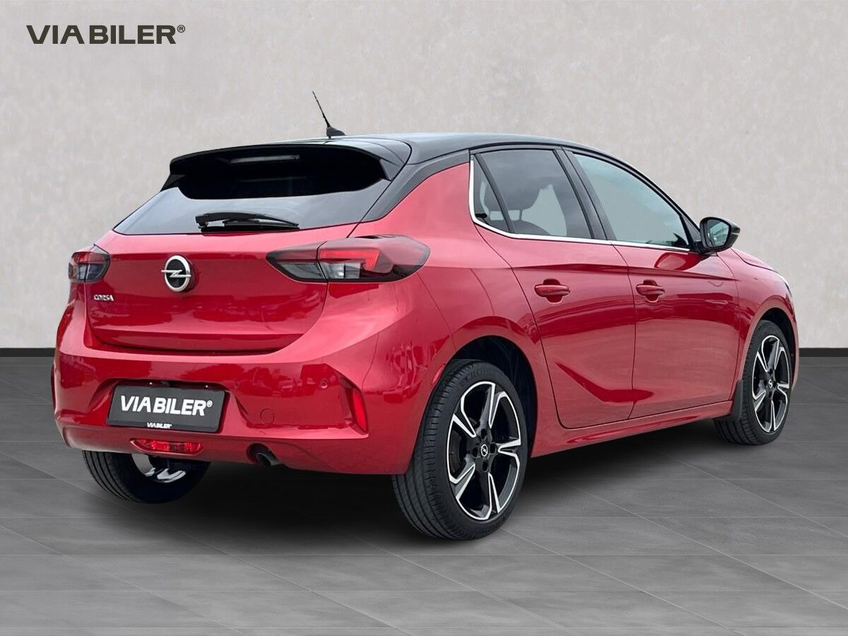 Rød Opel Corsa fra 2023